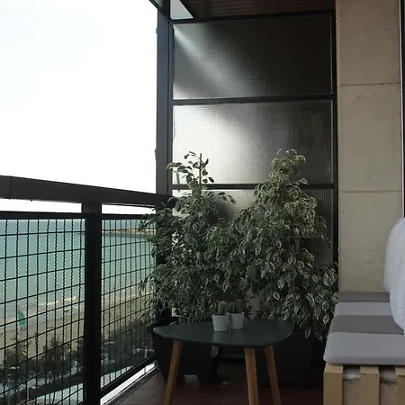 Views Apartamento Compartido